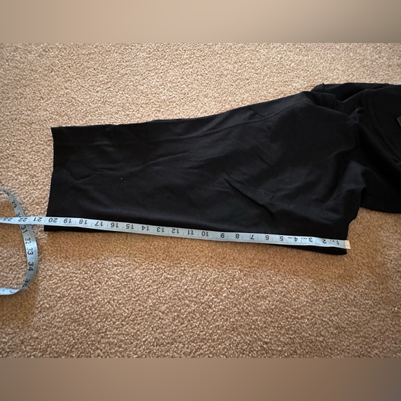 NWT women’s plus size active capri leggings Torrid size 4 4x - Picture 7 of 7